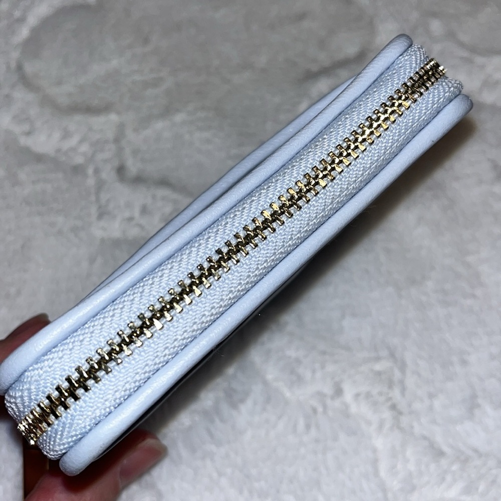 Tory Burch Light Blue Quilted Wallet EUC - Picture 11 of 11